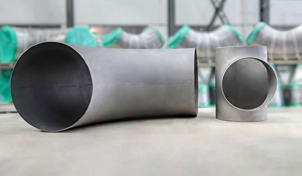 Quelles sont les différences entre les coudes à filetage forgé et moulé à 90 degrés ?