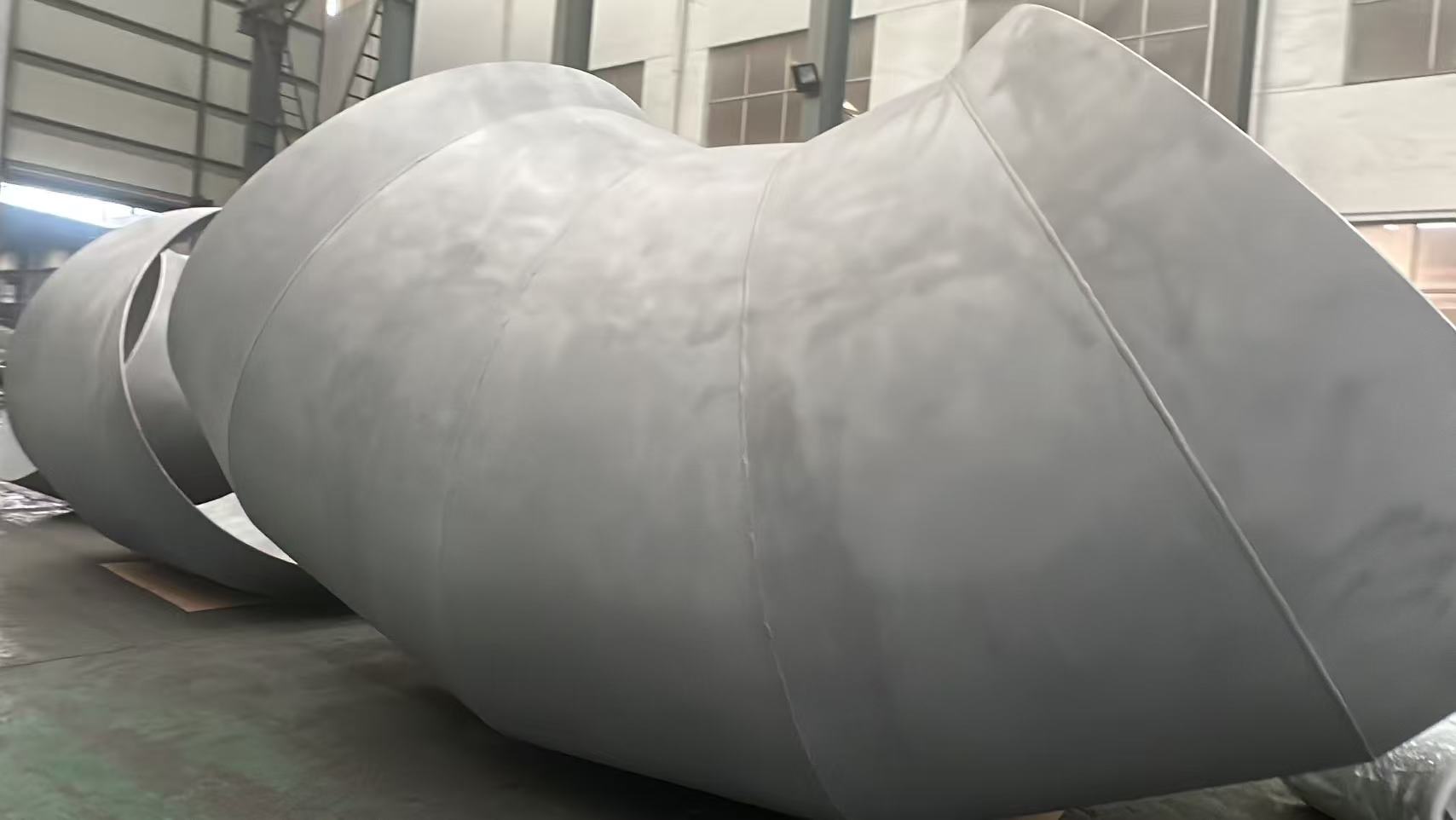 Coude à 90 degrés DN2438 × 8 fabriqué avec succès